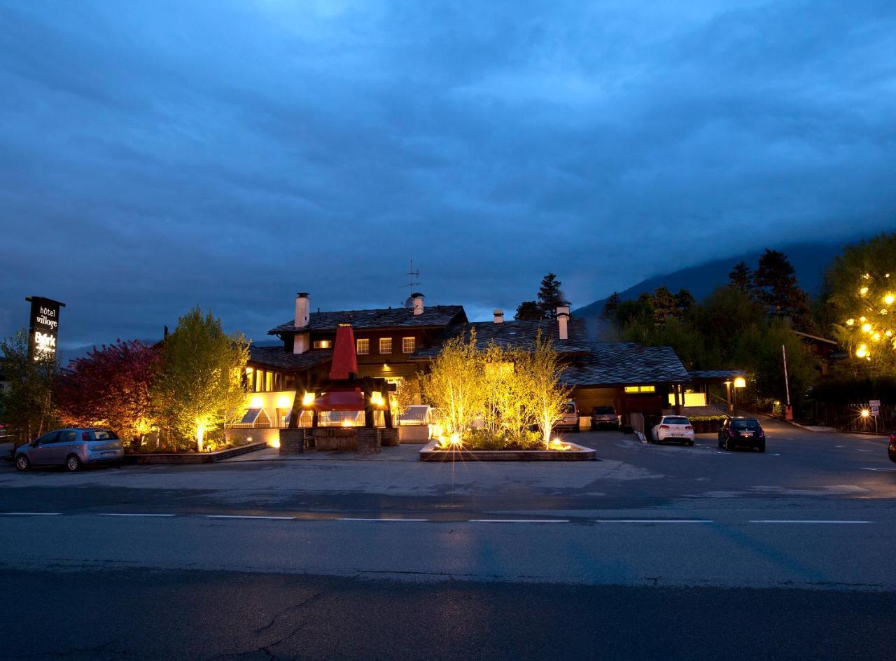 Hotel Village Pollein Exterior photo