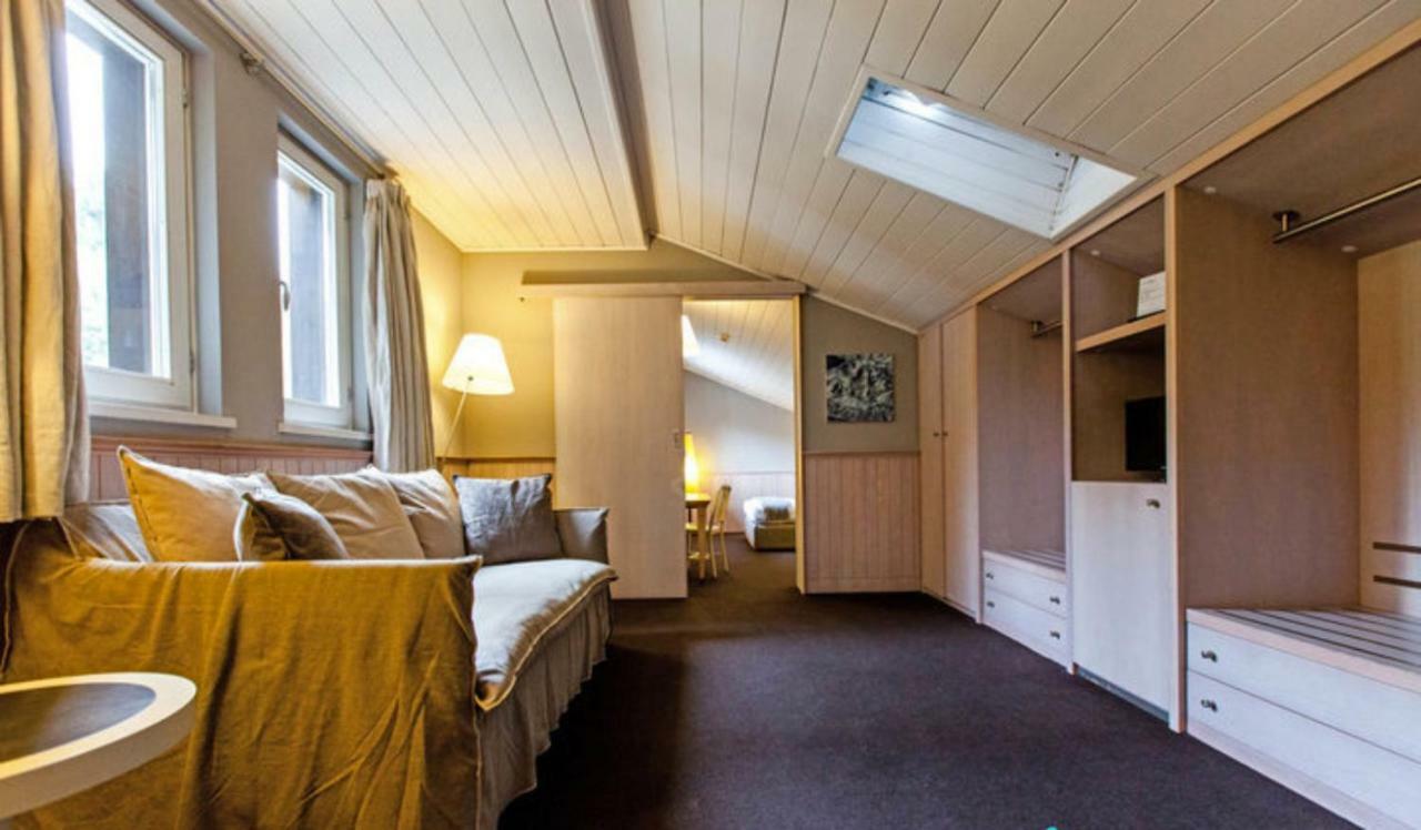 Hotel Village Pollein Exterior photo